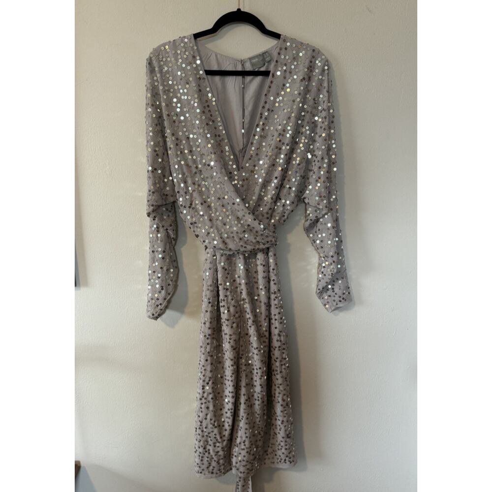 ASOS Design Nude Sequin Midi Dress Batwing Sleeve Front Slit Plunging Neck SZ 12 - Picture 3 of 13
